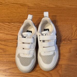 Veja V-10 sneakers